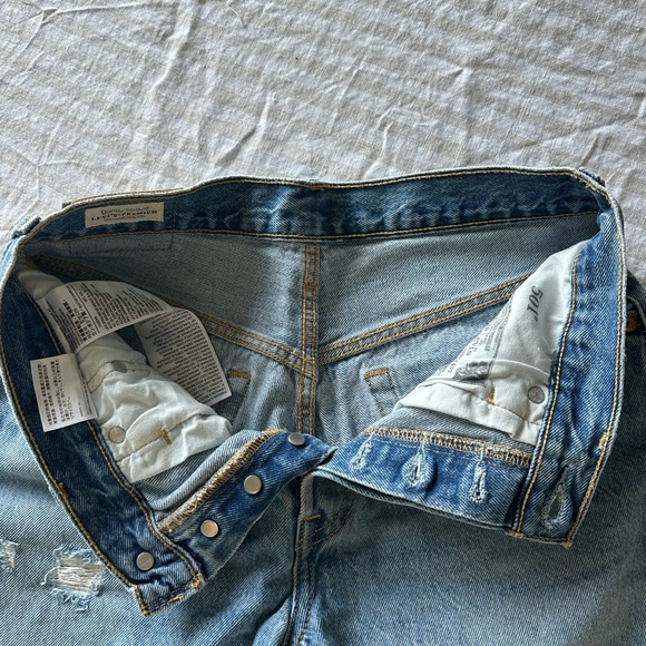 Levi's 501 Mid-Thigh Jean Shorts - Picture 3 of 3